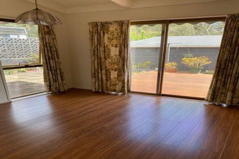 Photo of property in 1/13 Saddleback Rise, Murrays Bay, Auckland, 0630