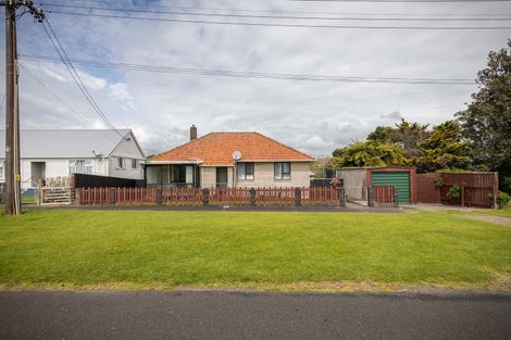 Photo of property in 10 Carey Street, Waitara, 4320