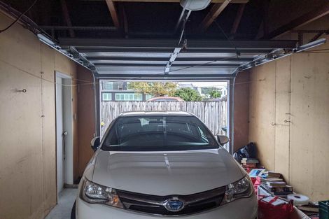 Photo of property in 2/9 Mana Esplanade, Paremata, Porirua, 5026