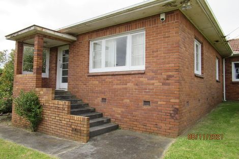 Photo of property in 20 Hastie Avenue, Mangere Bridge, Auckland, 2022