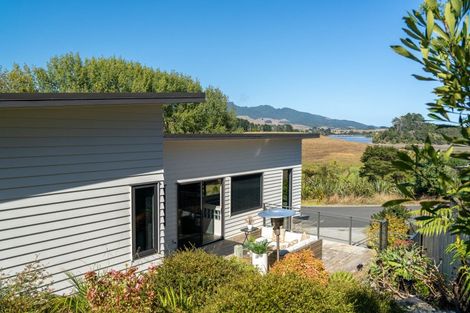 Photo of property in 38 Robertson Street, Raglan, 3225