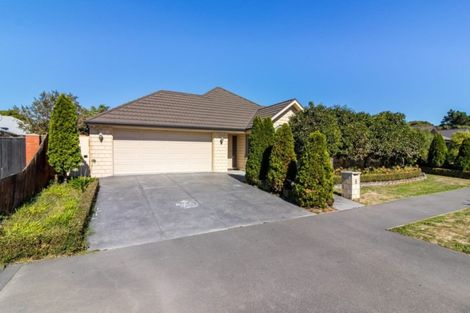 Photo of property in 6 Foresters Crescent, Parklands, Christchurch, 8083