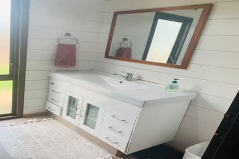 Photo of property in 5 Pinehurst Place, Wattle Downs, Auckland, 2103