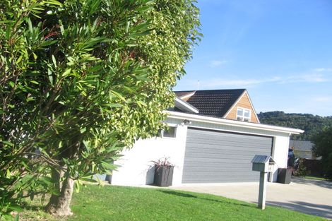 Photo of property in 40 Ayton Drive, Whitby, Porirua, 5024