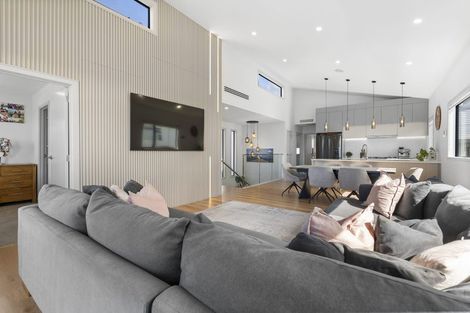 Photo of property in 62 Matangi View Drive, Orewa, 0931