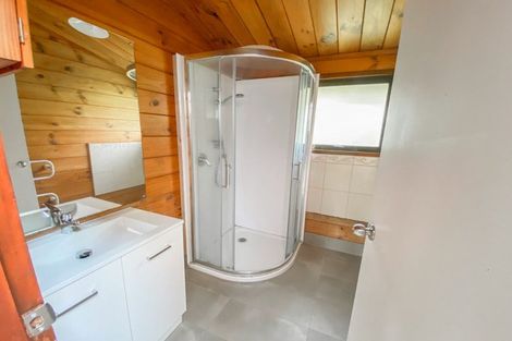 Photo of property in 16 Woodlands Crescent, Browns Bay, Auckland, 0630