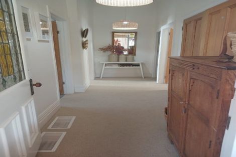 Photo of property in 129 Chaucer Road, Hospital Hill, Napier, 4110