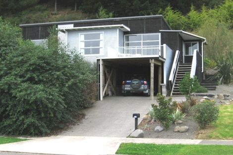 Photo of property in 17 Poneke Drive, Waikanae, 5036