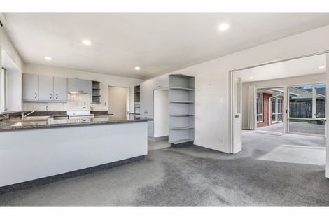 Photo of property in 1/123a Withells Road, Avonhead, Christchurch, 8042