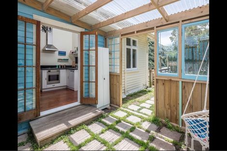 Photo of property in 175 Houghton Bay Road, Houghton Bay, Wellington, 6023