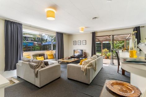 Photo of property in 121 Oreil Avenue, West Harbour, Auckland, 0618