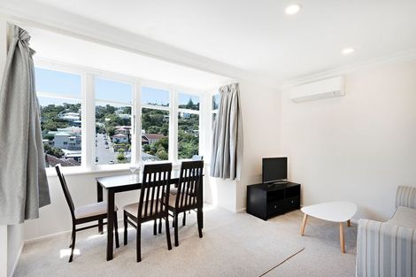 Photo of property in 2 Kopiko Way, Brooklyn, Wellington, 6021