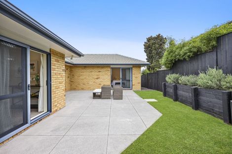Photo of property in 25 Dairyland Drive, East Tamaki Heights, Auckland, 2016