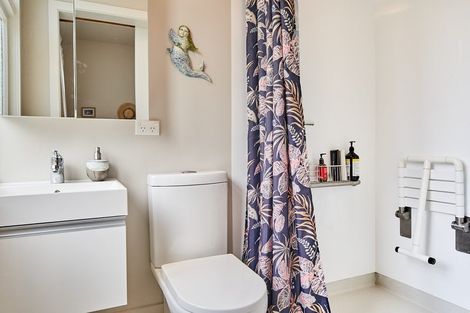 Photo of property in 2/14 Oroua Street, Eastbourne, Lower Hutt, 5013