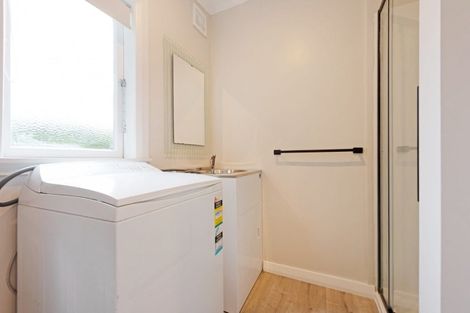 Photo of property in 55 Hungerford Road, Houghton Bay, Wellington, 6023