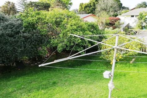 Photo of property in 10 Paramu Avenue, Birkdale, Auckland, 0626