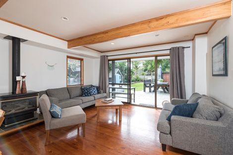 Photo of property in 33 St Annes Crescent, Wattle Downs, Auckland, 2103