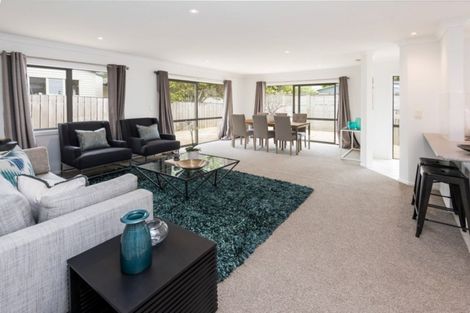 Photo of property in 11a Pegler Drive, Howick, Auckland, 2014