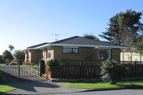 Photo of property in 17 Tobys Way, Waikanae Beach, Waikanae, 5036