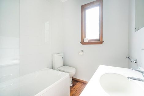 Photo of property in 48 Ocean Road, Paraparaumu Beach, Paraparaumu, 5032