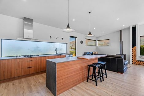 Photo of property in 25 Matipo Street, Wanaka, 9305