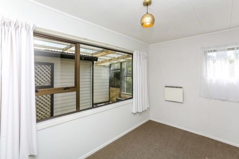 Photo of property in 421 Mangorei Road, Highlands Park, New Plymouth, 4312