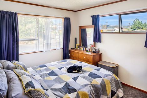 Photo of property in 1 Forglen Place, Tawa, Wellington, 5028