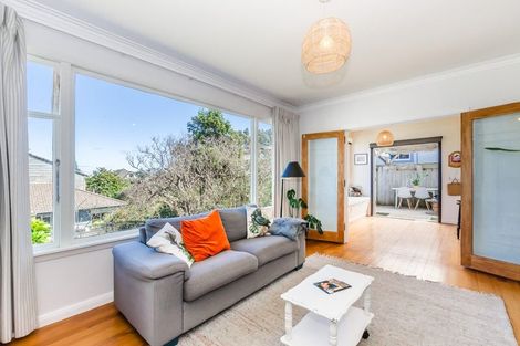 Photo of property in 131 Renown Road, Raumati South, Paraparaumu, 5032