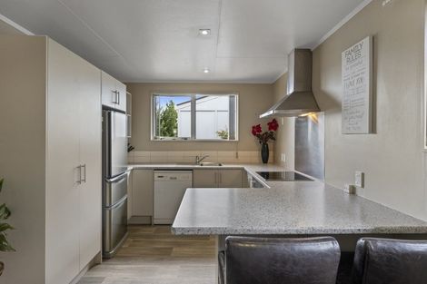 Photo of property in 70 Hyde Avenue, Richmond Heights, Taupo, 3330