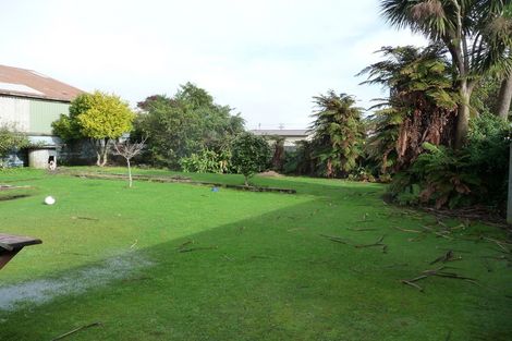 Photo of property in 128 Queen Street, Westport, 7825