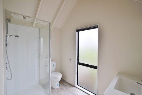 Photo of property in 23/24 Beswick Place, Birkdale, Auckland, 0626