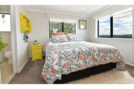 Photo of property in 6 Brian Crescent, Stanmore Bay, Whangaparaoa, 0932