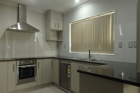 Photo of property in 12b Greers Road, Weymouth, Auckland, 2103