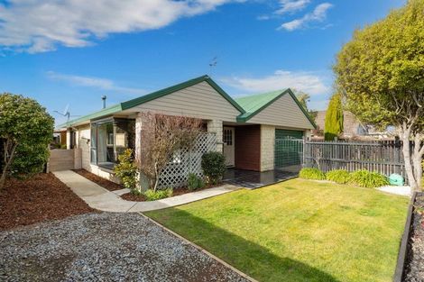Photo of property in 50 Royal Park Drive, Parklands, Christchurch, 8083