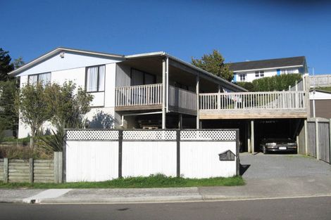 Photo of property in 1 Mcmanaway Grove, Stokes Valley, Lower Hutt, 5019