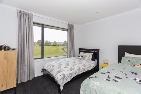 Photo of property in 13 Grove Avenue, Weston, Oamaru, 9401