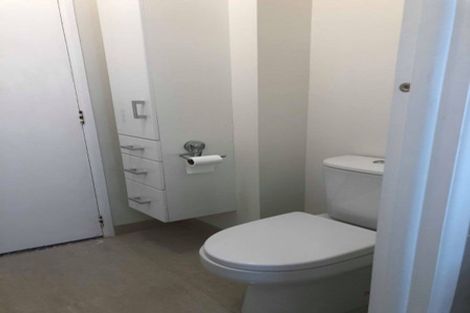 Photo of property in 2/9 College Road, Northcote, Auckland, 0627