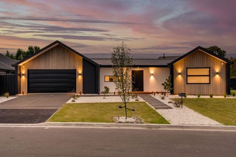 Photo of property in 2 Ferbane Way, Halswell, Christchurch, 8025