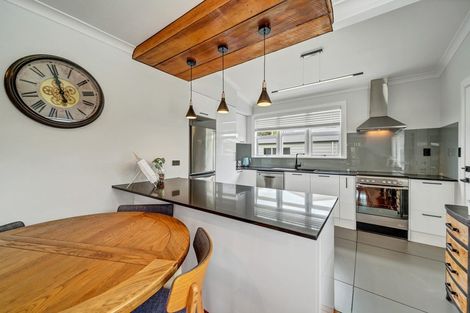 Photo of property in 32 Collins Street, Hawera, 4610