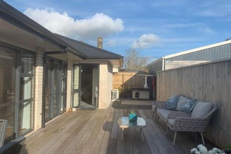 Photo of property in 25b Karaka Street, Merrilands, New Plymouth, 4312