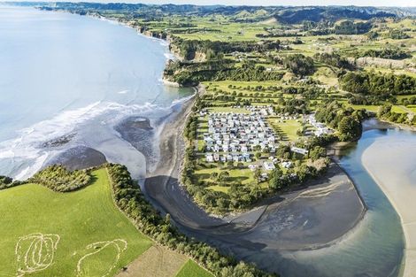 Photo of property in 29 Third Avenue, Urenui, 4377