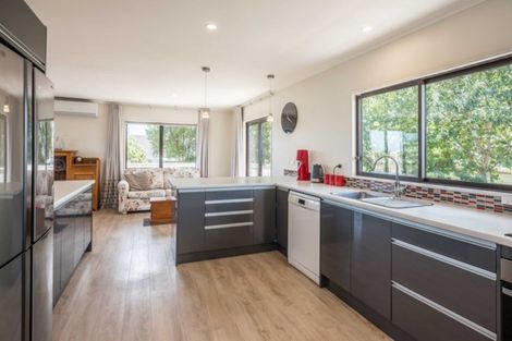 Photo of property in 42 Hicks Crescent, Waikanae Beach, Waikanae, 5036