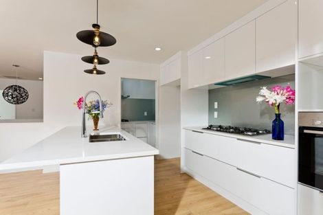 Photo of property in 62e Verran Road, Birkdale, Auckland, 0626