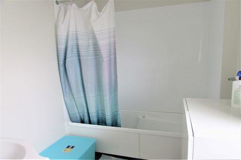 Photo of property in 1/21 Randwick Crescent, Moera, Lower Hutt, 5010