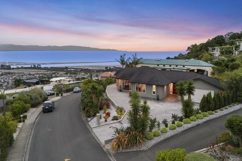 Photo of property in 6 Commodore Place, Britannia Heights, Nelson, 7010