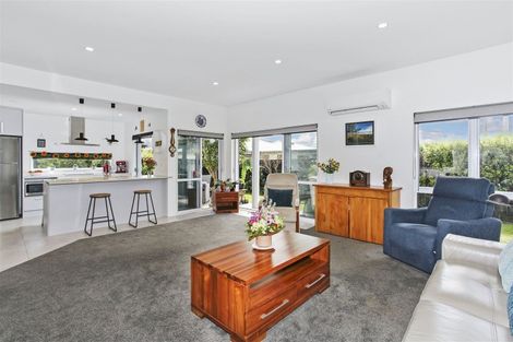 Photo of property in 76a Wellington Street, Pukekohe, 2120