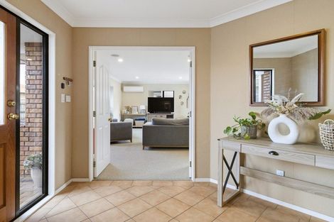 Photo of property in 9 Dan Bryant Place, Pukekohe, 2120