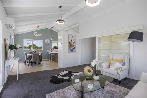 Photo of property in 56 Walworth Avenue, Pakuranga Heights, Auckland, 2010