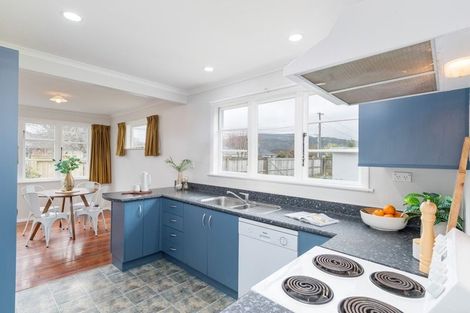 Photo of property in 33 John Street, Trentham, Upper Hutt, 5018