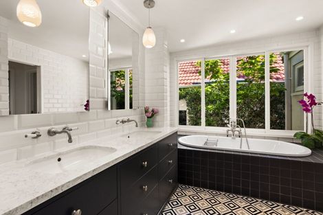 Photo of property in 15 Muritai Crescent, Havelock North, 4130